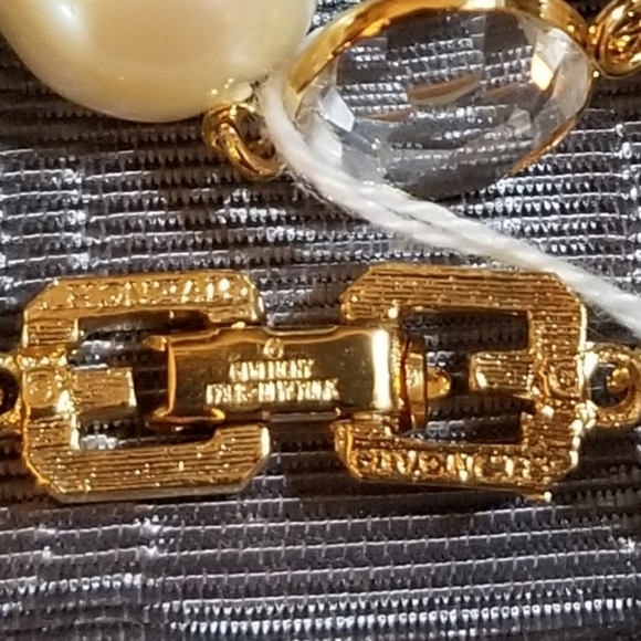 GIVENCHY PARIS NY Tagged Orig Bag Necklace - Picture 8 of 8